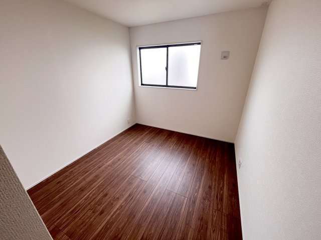 吉田町住吉7期　新築戸建の洋室