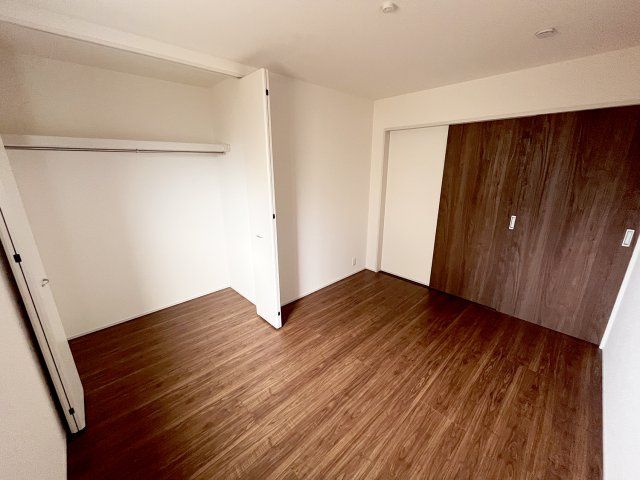 吉田町住吉7期　新築戸建の洋室