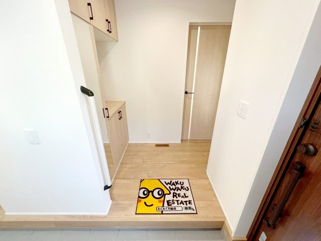 新築 島田市松葉町　第1期　限定1棟の玄関