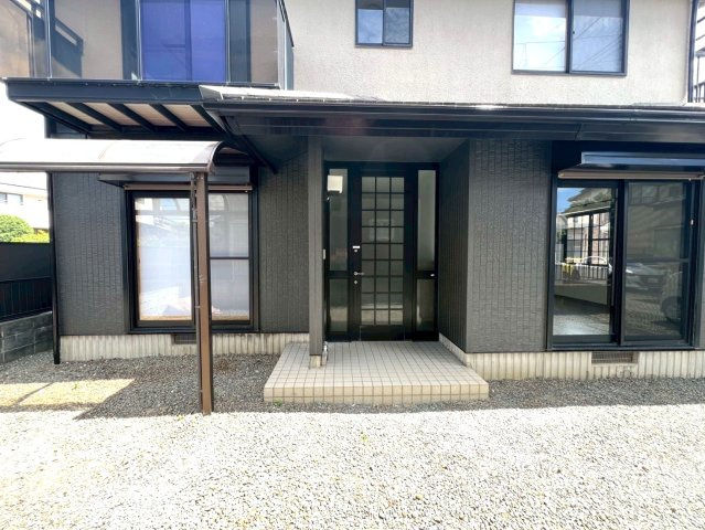 中古 戸建てのエントランス
