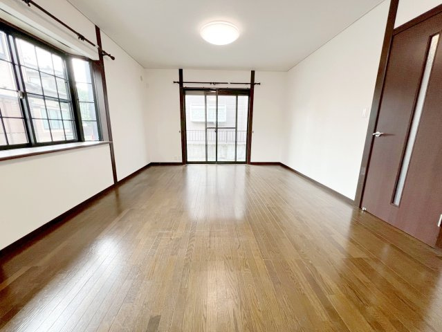 中古 戸建ての居間・リビング