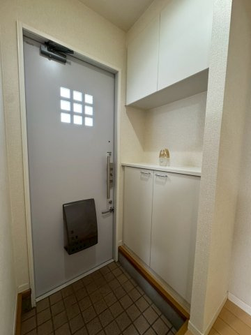 クレセオ花水木の玄関