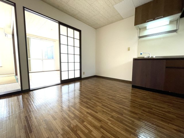 ベルテ東金の洋室