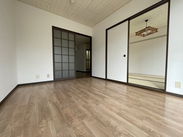 ベルテ東金の洋室