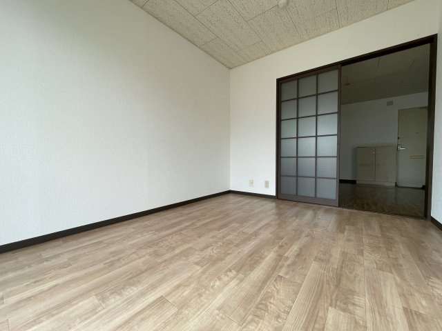 ベルテ東金の洋室