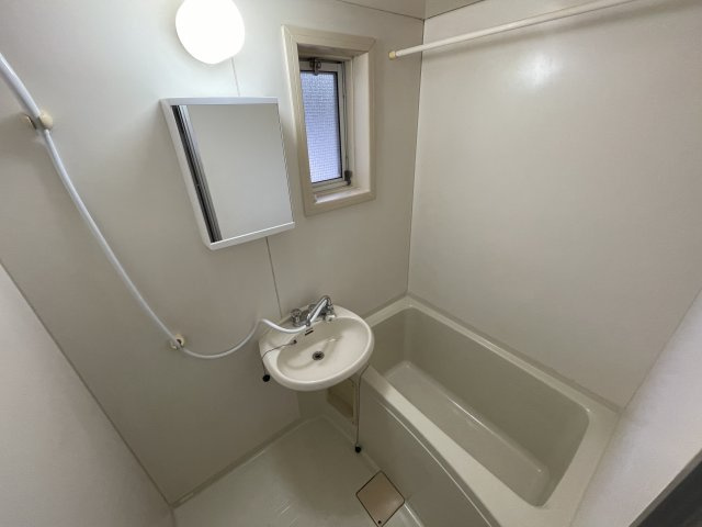 ベルテ東金の浴室