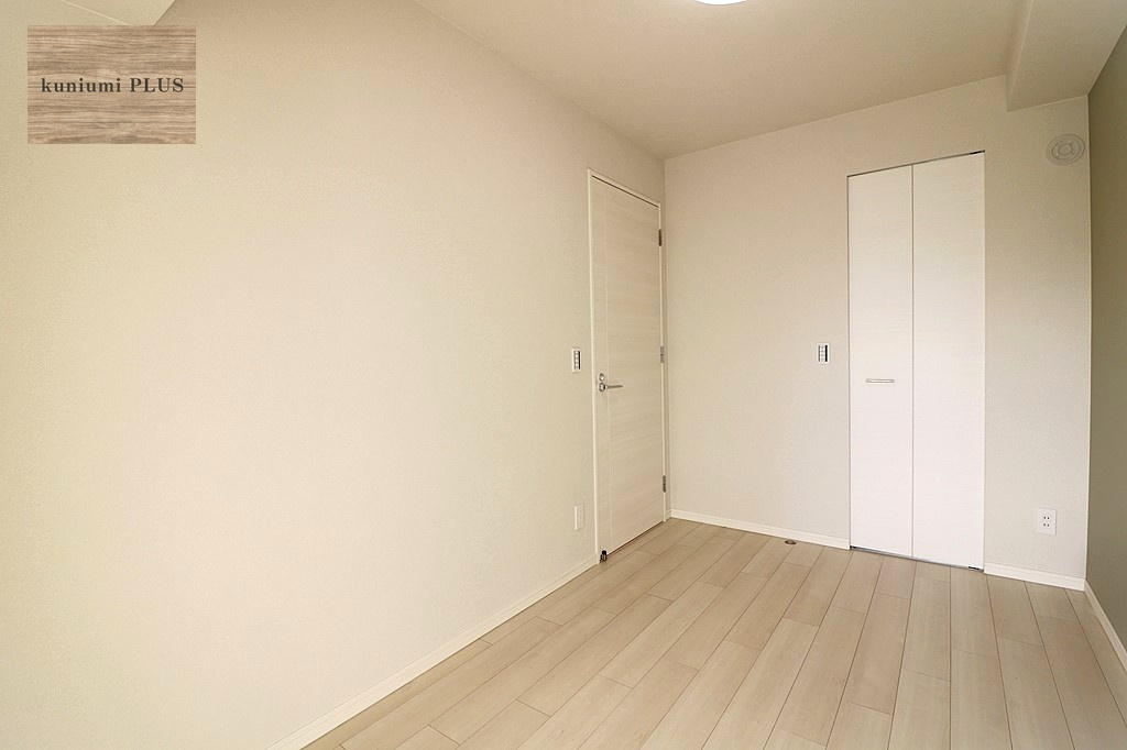 プレミスト堺筋本町ラディーナの洋室