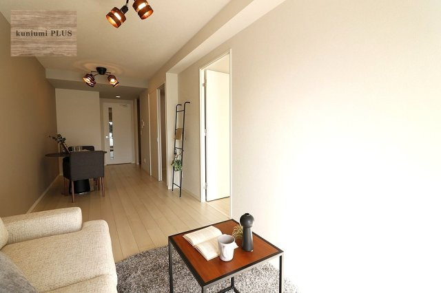 プレミスト堺筋本町ラディーナの居間・リビング