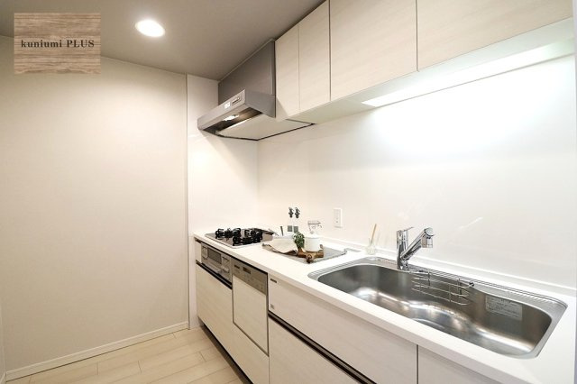 プレミスト堺筋本町ラディーナのキッチン