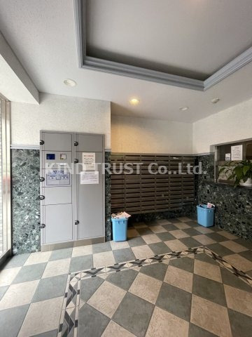 エスリード梅田東のロビー|毎日通るロビーはこのようになっています
メールボックス