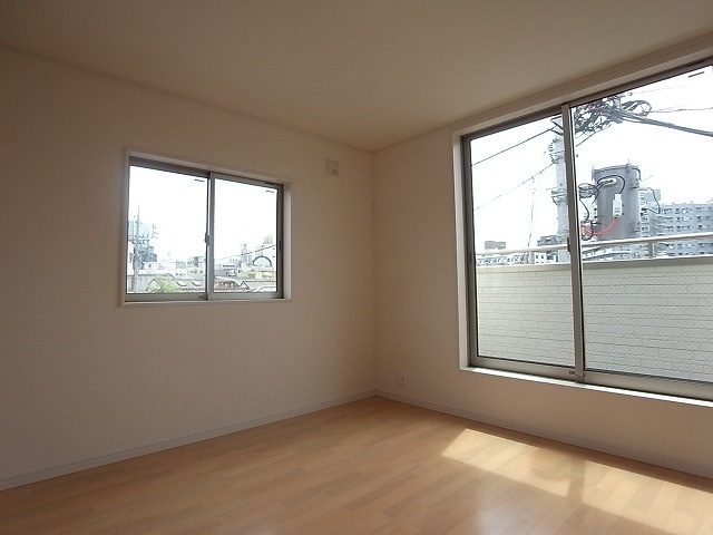 台東区竜泉３丁目の新築戸建の前面道路含む現地写真