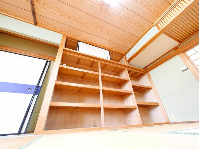 シティロイヤル富雄駅前の収納