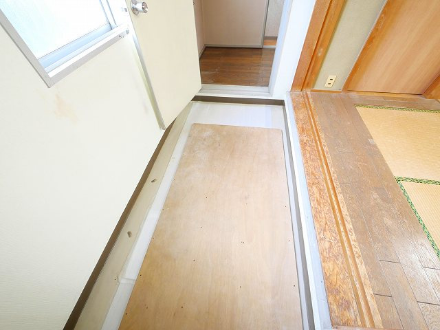 シティロイヤル富雄駅前の玄関
