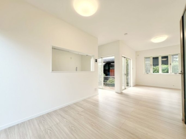 【居間・リビング】 | 茅ヶ崎市東海岸北5丁目　中古戸建