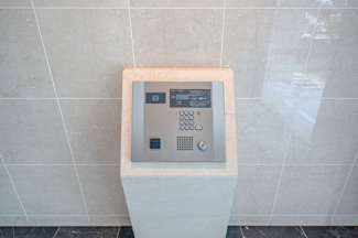 【エントランス】 | 【プレティナレジデンス橦木町】仲介手数料無料！（山吹小学校・冨士中学校）