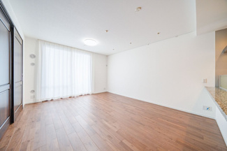 【居間・リビング】 | 【プレティナレジデンス橦木町】仲介手数料無料！（山吹小学校・冨士中学校）