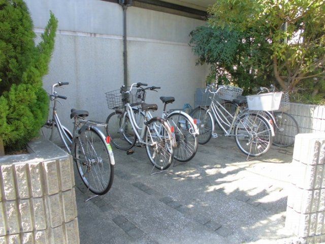 Ｋ-クロッシングの駐車場|駐輪場