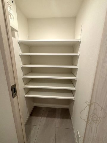 コンフォリア新大阪宮原Qの玄関