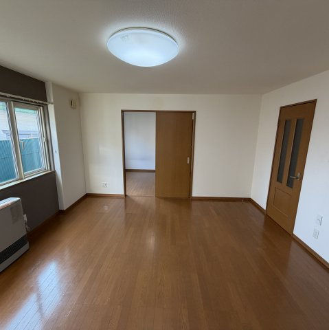 セジュール壱番館の居間・リビング