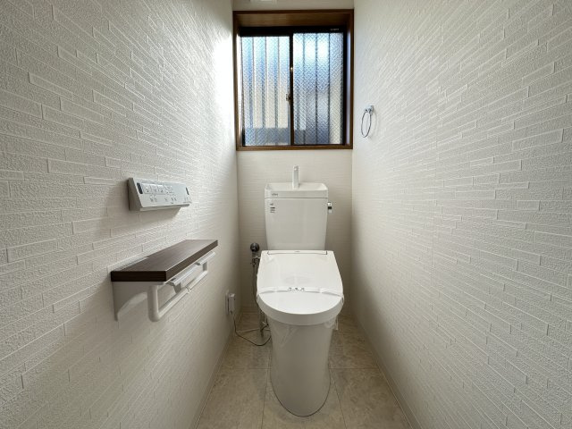 明石市山下町戸建のトイレ