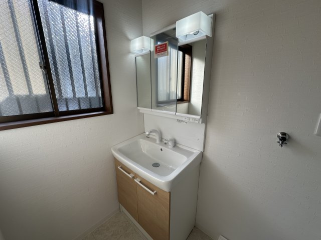 明石市山下町戸建の独立洗面台