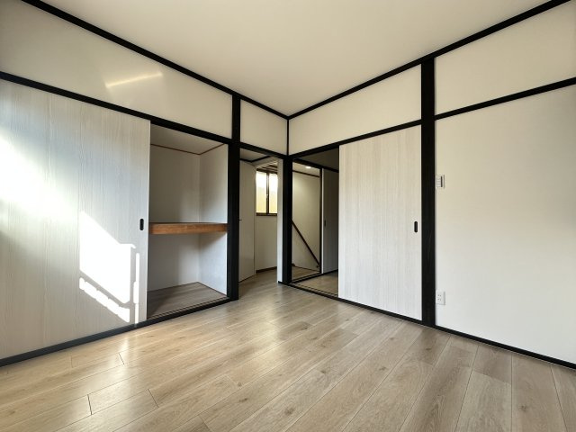 明石市山下町戸建の洋室