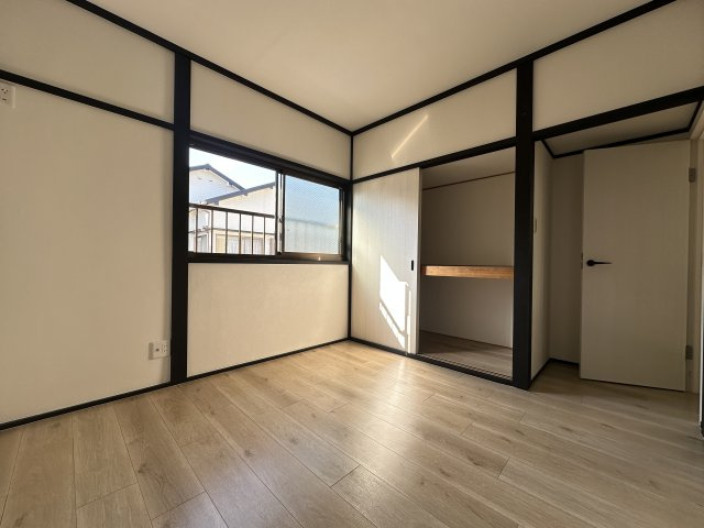 明石市山下町戸建の洋室