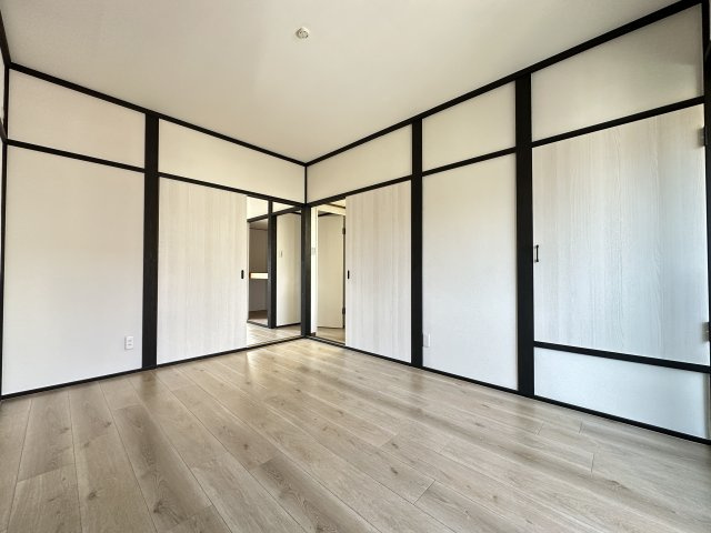 明石市山下町戸建の洋室