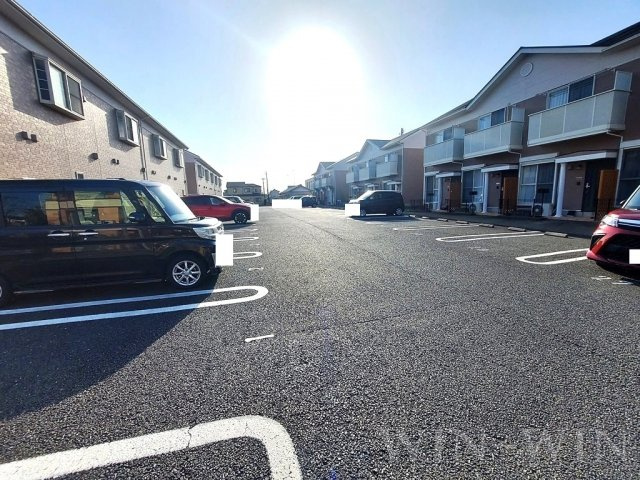 プラッサムコートMK A棟の駐車場