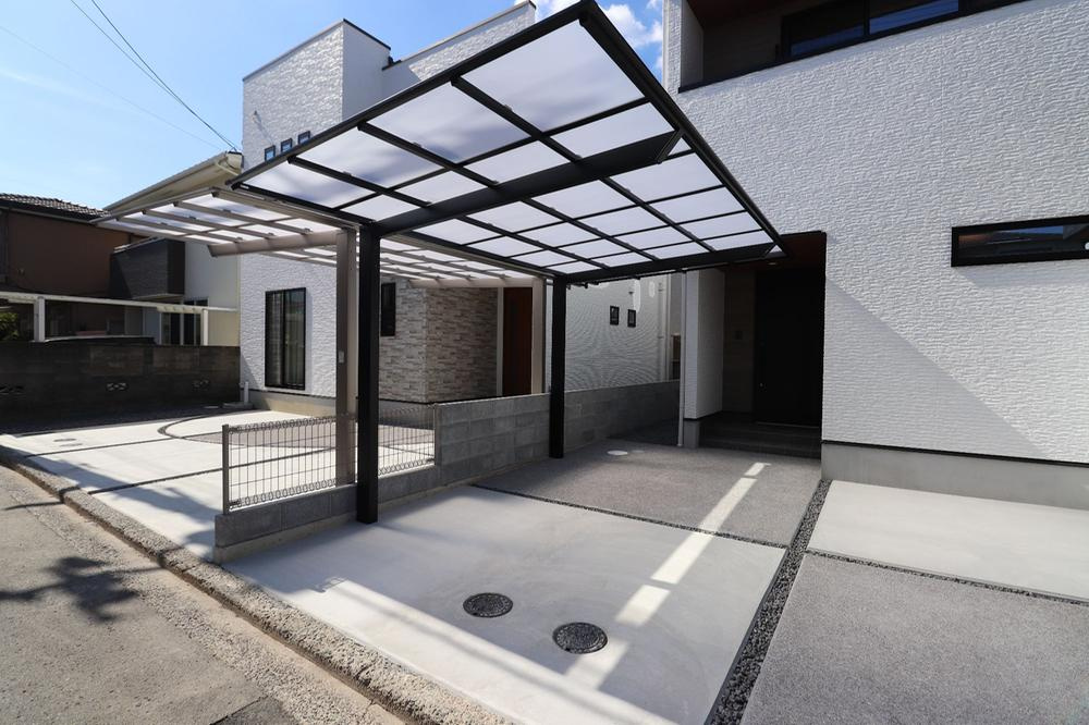 LAVIE保免上2501B の駐車場