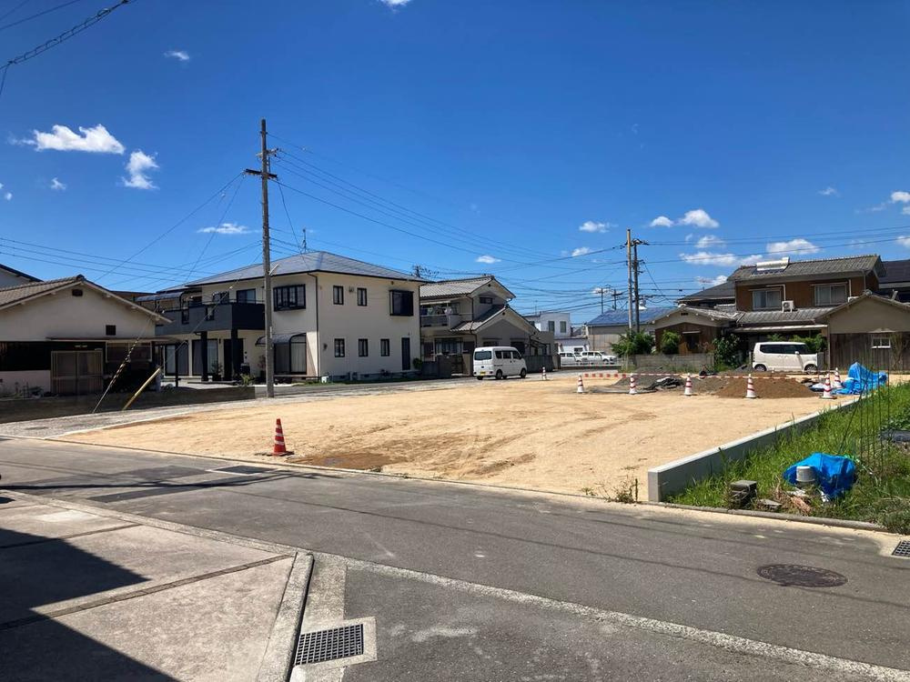 LAVIE保免上2501B の前面道路含む現地写真