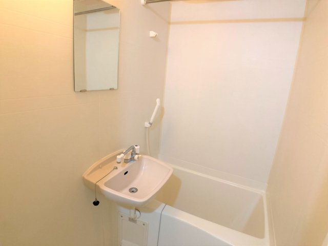 【浴室】 | 設備・仕様は号室により異なる為、現況を優先致します。