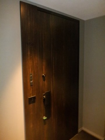 クラッシィタワー新宿御苑の玄関