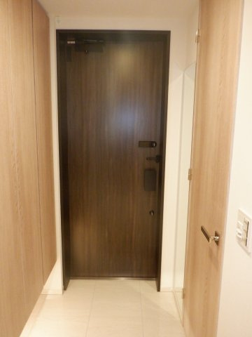 クラッシィタワー新宿御苑の玄関