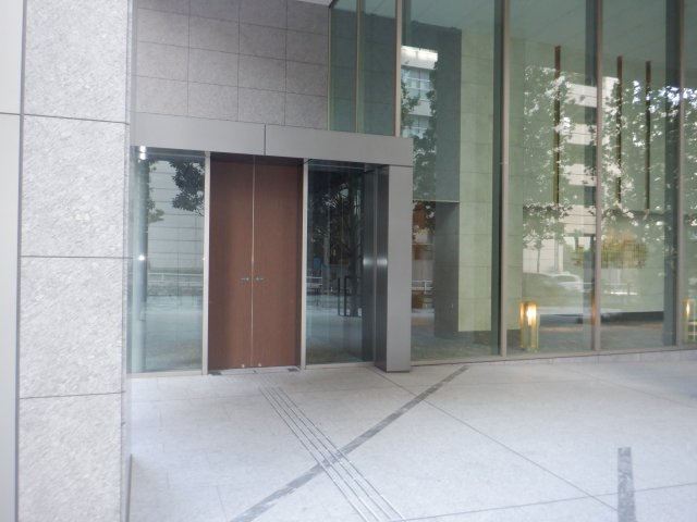 クラッシィタワー新宿御苑のエントランス