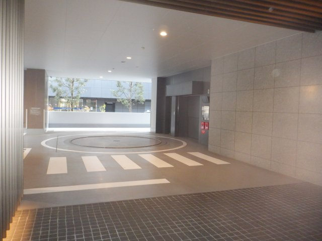 クラッシィタワー新宿御苑の駐車場