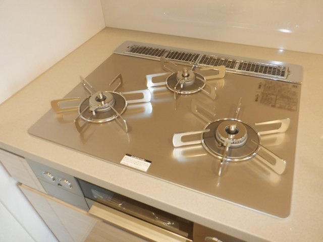 クラッシィタワー新宿御苑のキッチン|ガスコンロ3口