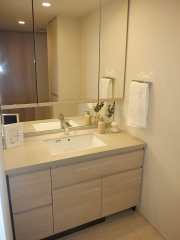 クラッシィタワー新宿御苑の独立洗面台