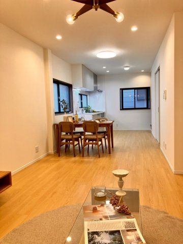 【居間・リビング】の画像