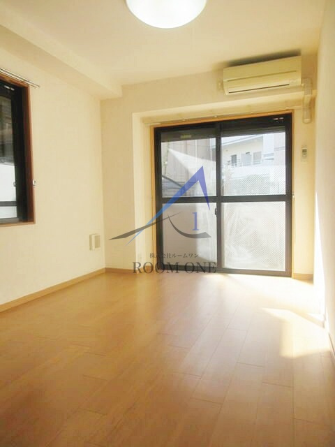 青木ビルの居間・リビング|洋室のお部屋です。