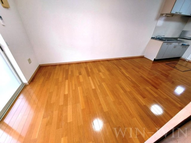 プラッサムコートMK B棟の居間・リビング