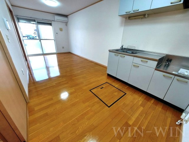 プラッサムコートMK B棟の居間・リビング