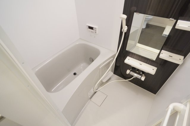 ロワジール宝塚の浴室