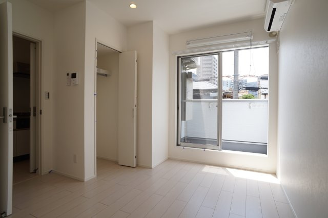 ロワジール宝塚の居間・リビング