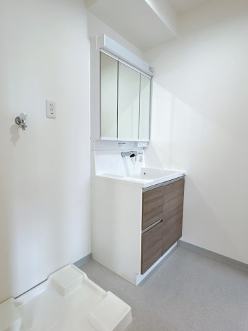 リ・エンブル駅北の独立洗面台