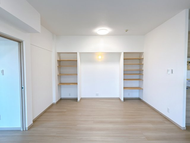 リ・エンブル駅北の居間・リビング