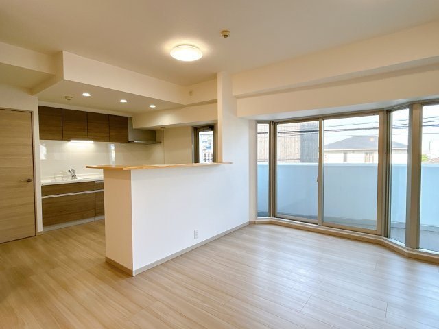 リ・エンブル駅北の居間・リビング