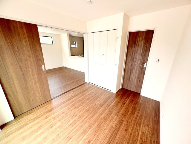 焼津市高新田　新築戸建　全３棟の洋室