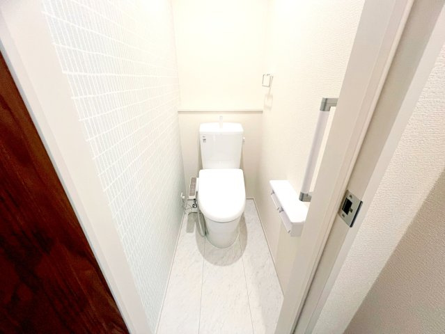 焼津市高新田　新築戸建　全３棟のトイレ