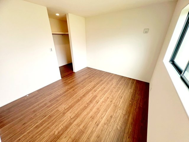 焼津市高新田　新築戸建　全３棟の洋室